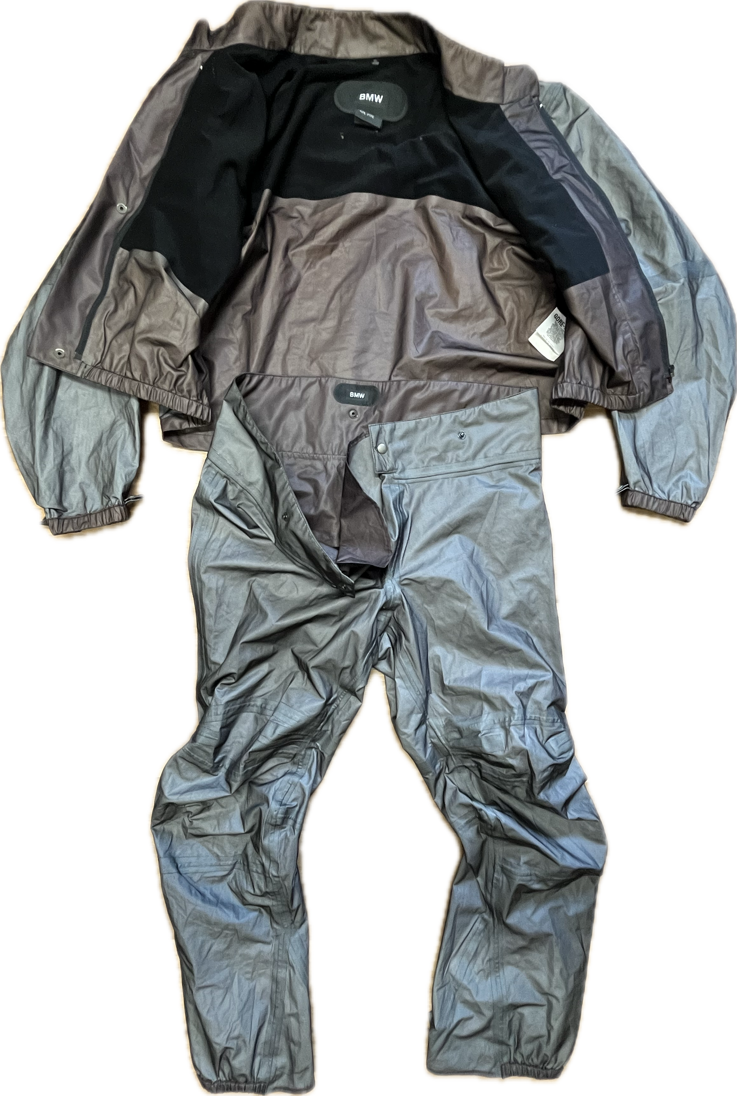 'BMW' RARE Silver biker rain suit -ExtraLarge-